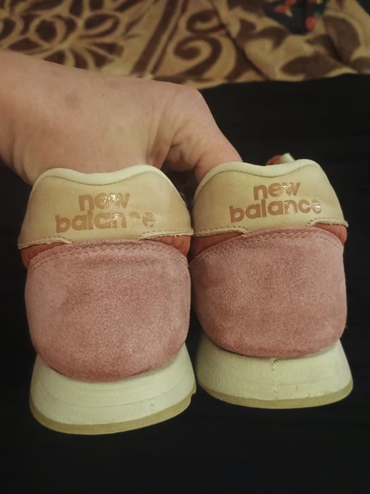 Buty sportowe różowe zamsz materiał rozm 39,5, 520 New Balance