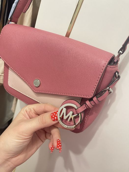 Маленька шкіряна сумка крос - боді (через плече) Michael Kors на кнопці