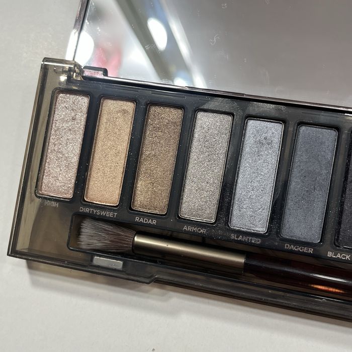 оригінальна палетка тіней Urban Decay Naked Smoky Eyeshadow Palette