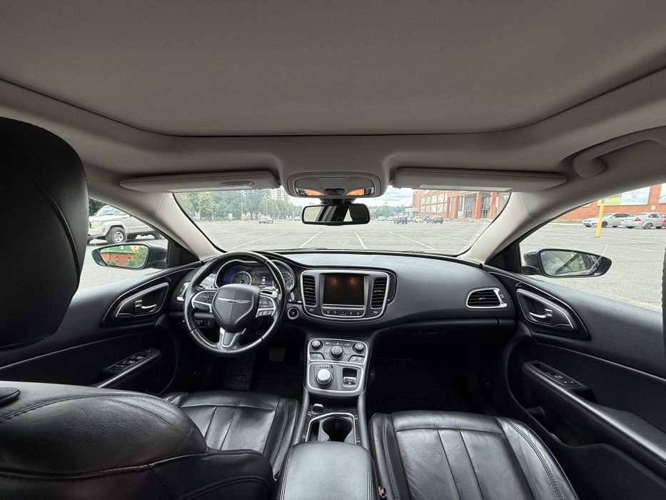 Продаж авто Chrysler 200C