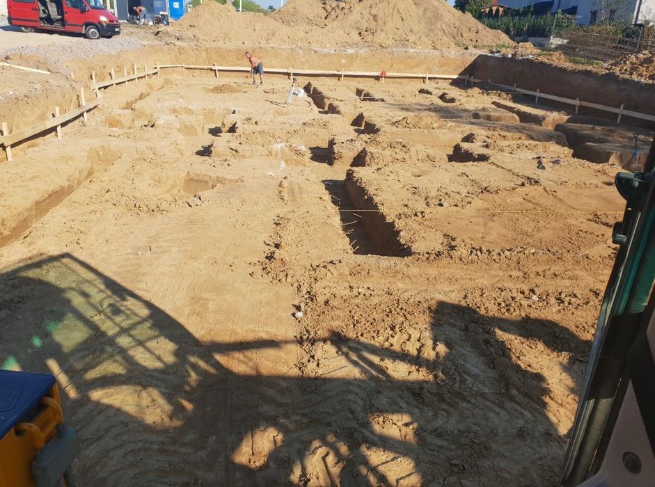 Usługi koparką, koparko-ładowarka, transport kruszywa i piasku