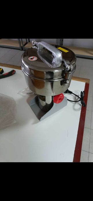 Maquina de moer, pulverizar ate 1 kg