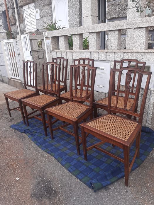 Lote De Antigas Cadeiras de  Madeira e  Palhinha