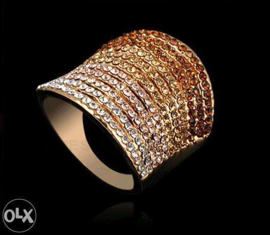 Anel Gold Plated e Cristais Swarovski (NOVO) P. Grátis
