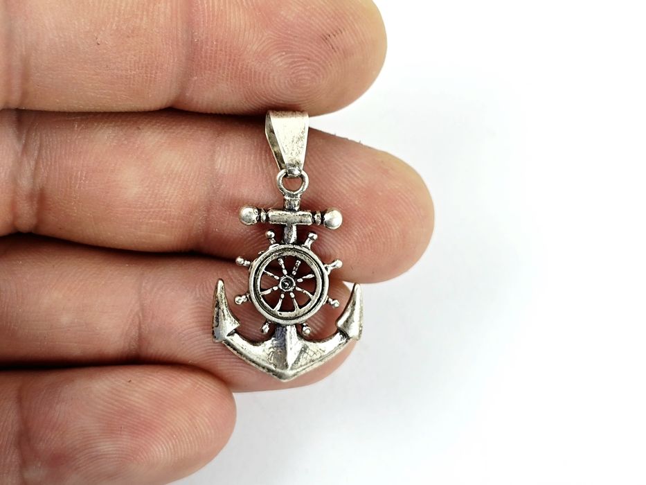 Wisiorek z kotwicą srebro 925