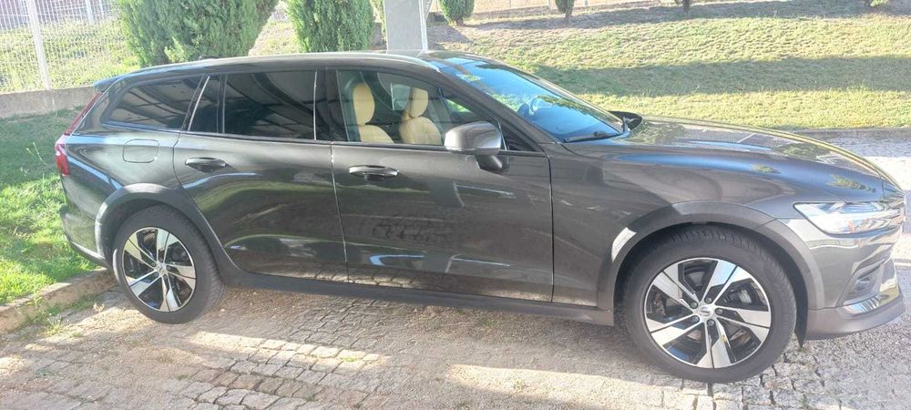 Volvo V60 Cross Country D4 AWD