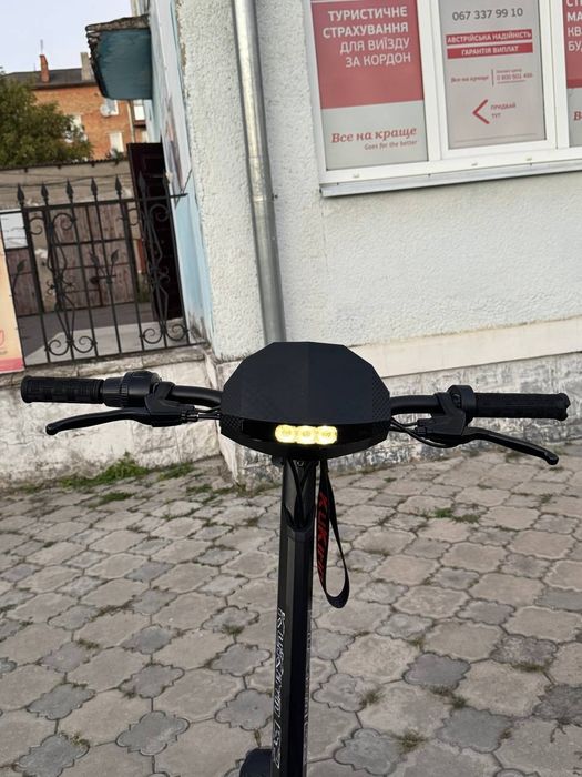 у продажі електро самокат kukirin g2