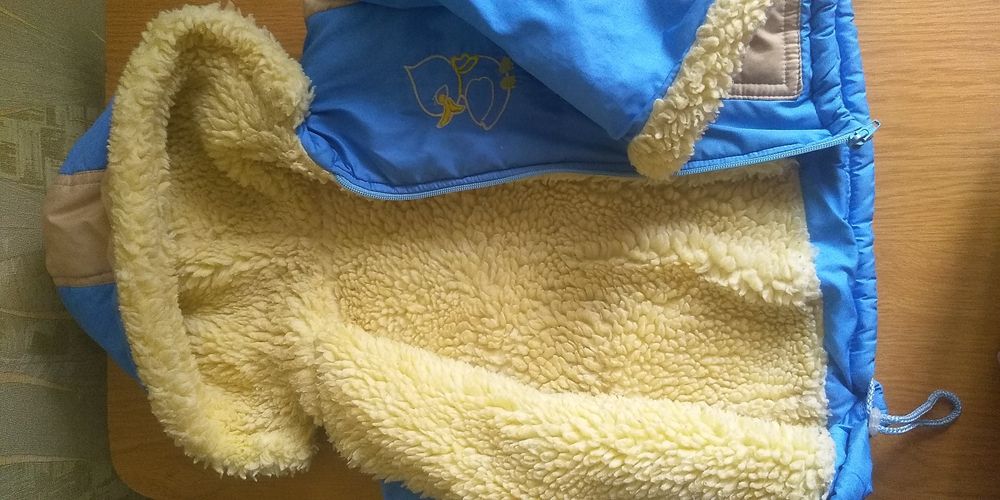 Продам комбинезон зимний на овчине на рост 92-98