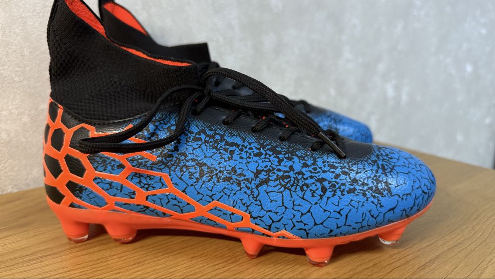 Футбольные бутсы 35 р. Новые