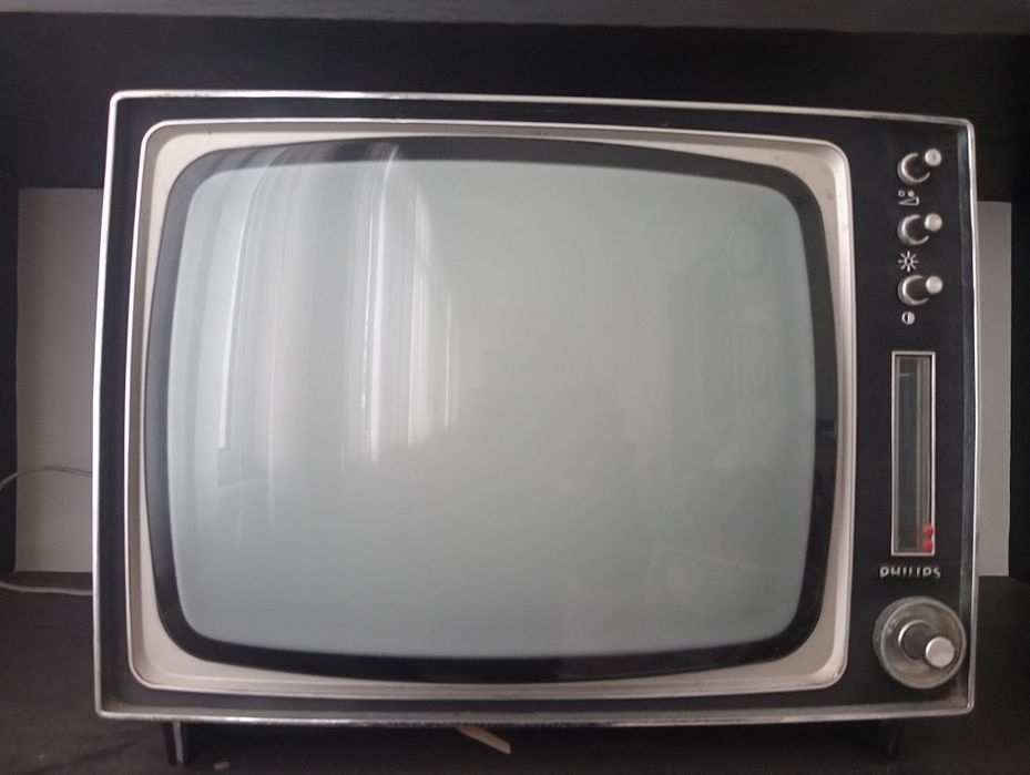Televisão Philips antiga