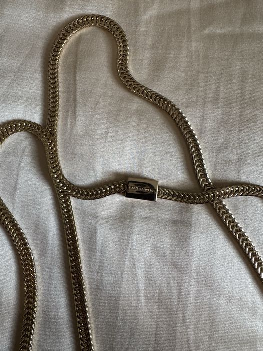 Mala tipo clutch preta – estilo inspirado em designer