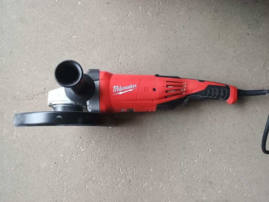 Szlifierka Milwaukee AG 22-230 o mocy 2200 W