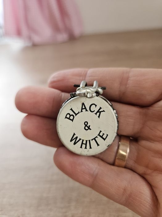 Stary kapselek po whisky Black and White