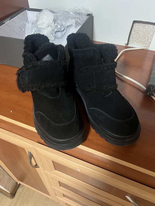 Продам зимові чобітки vitto rossi 43