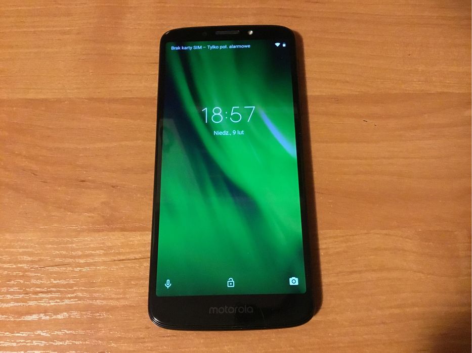 Motorola Moto G6 Play, ładowarka i etui