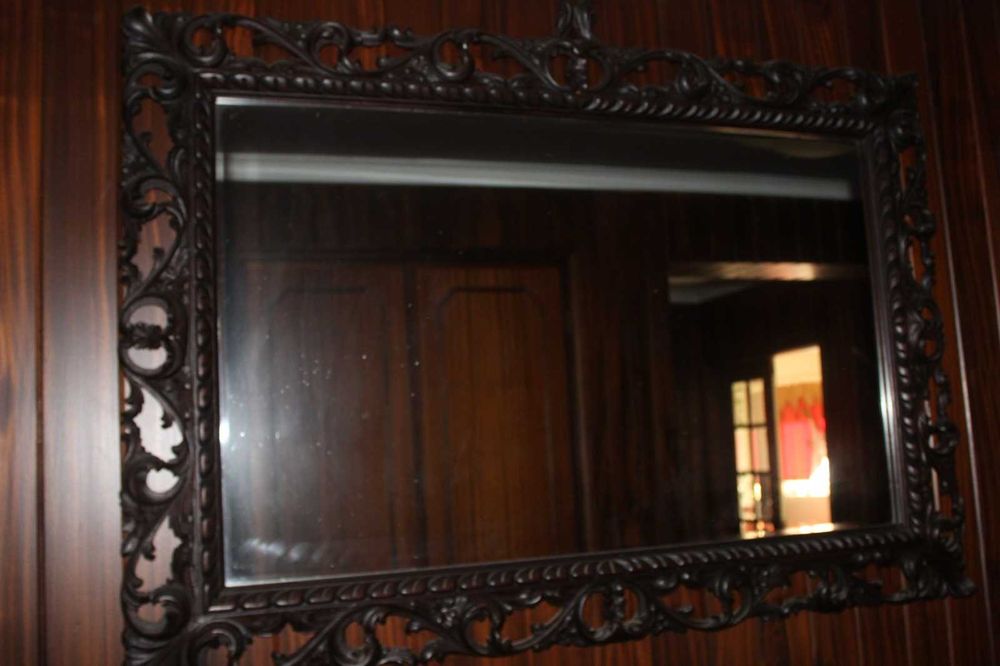 Móveis antigos para desocupar