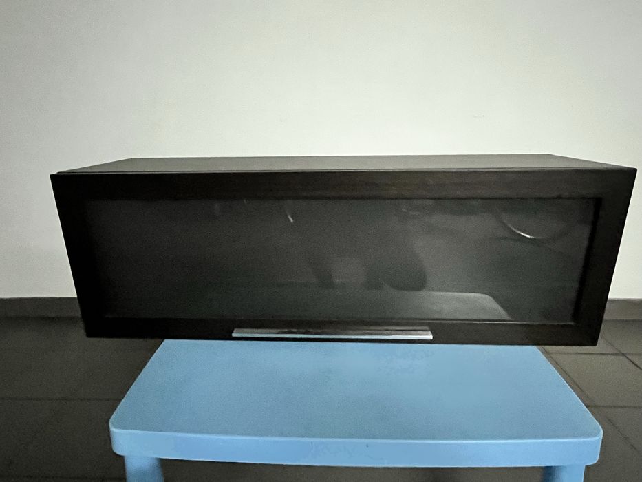 Móvel com vidro fosco