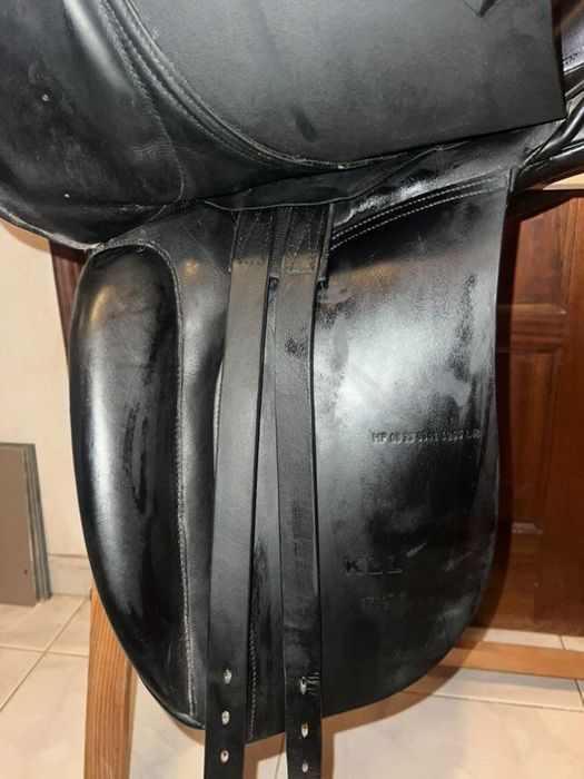 Sela de ensino e estribos