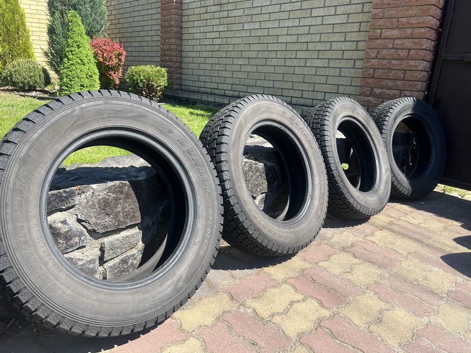Автошини Dunlop Grandtrek SJ6.