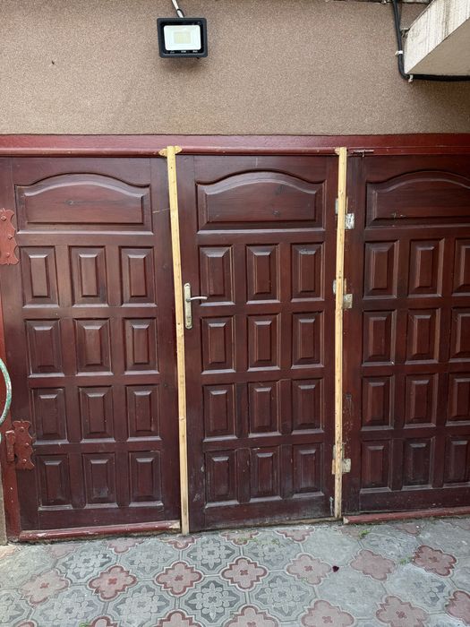 Гаражні двері/гаражні ворота