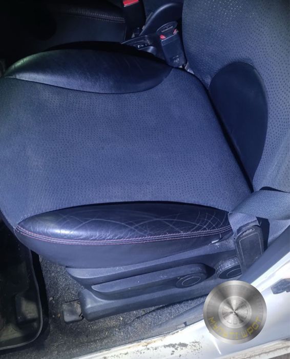 Переднее водительское сиденье для Nissan Note E11 2009г.