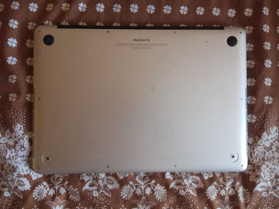 Macbook Pro 15'– Retina 4 ядра/Core i7/ 8Gb/ SSD 256Gb/2 години