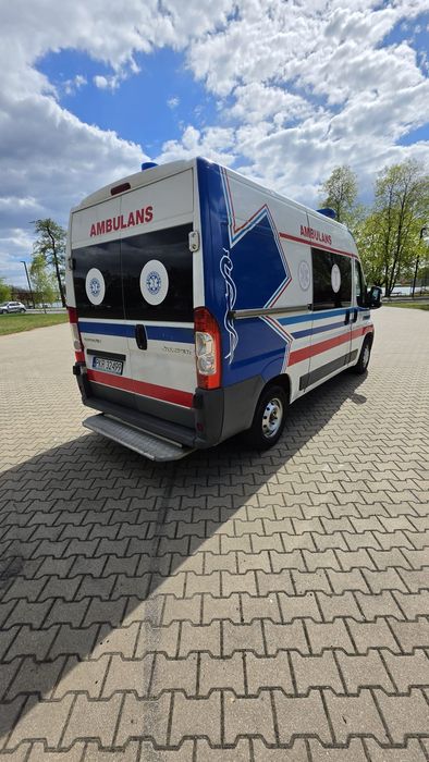 Karetka pogotowia sanitarny citroen jumper 3.0