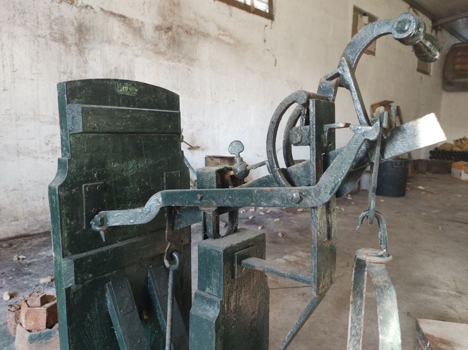 Balança decimal antiga.