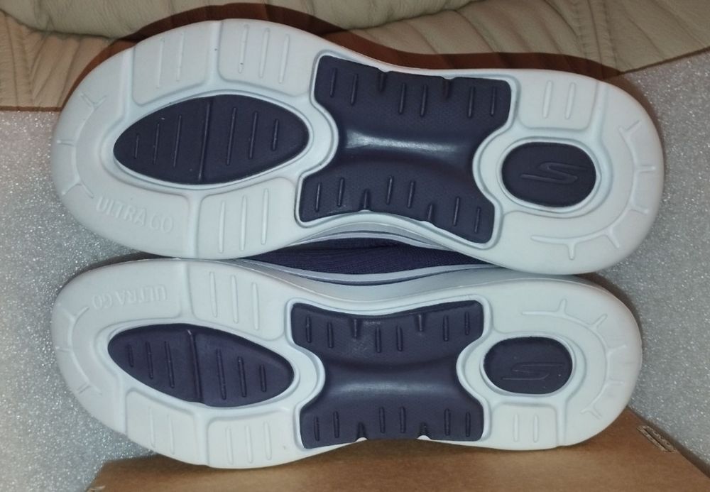 Skechers Nike кросівки сліпони жіночі оригінальні р.38,5
