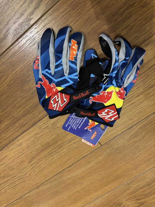 Rękawice Redbull nowe
