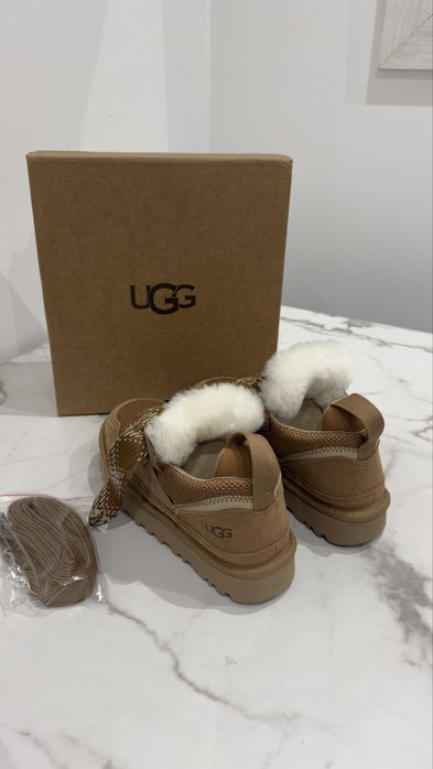 UGG Lowmel tamanho 36