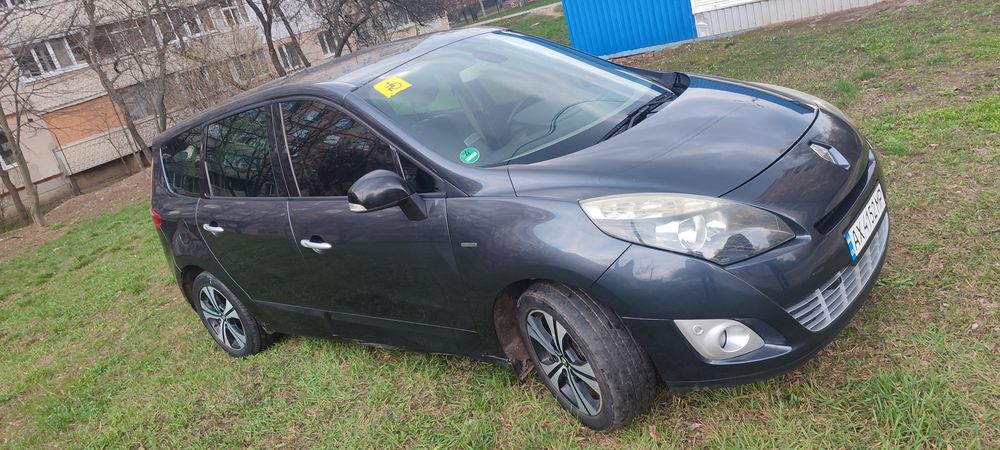 Продажа. Renault Grand Scenic 3 (2011 года)