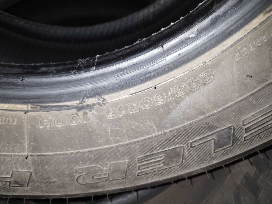 Pneus Bridgestone 235/60R16 100H (SUV)