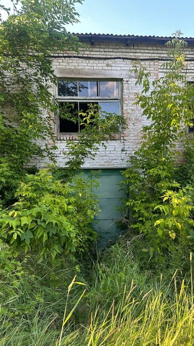 Виробничо-промисловий комплекс із земельною ділянкою