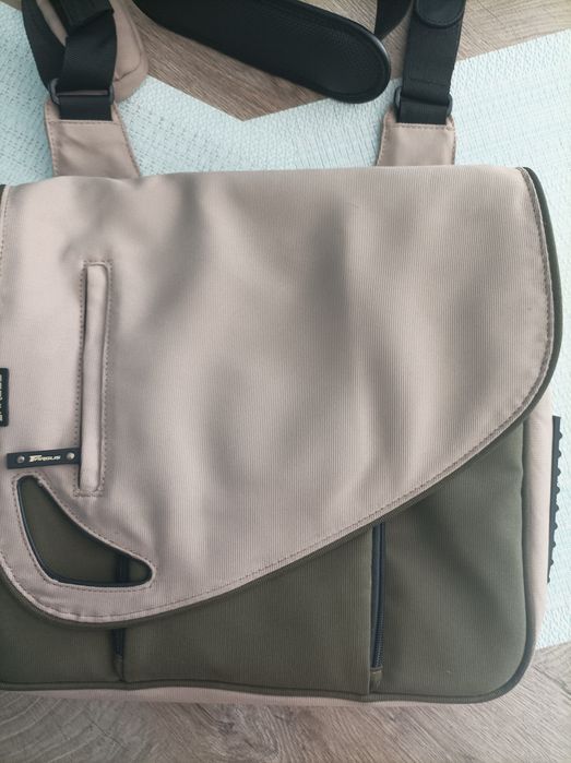 Torba na laptopa na ramię