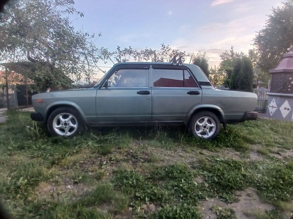 Ваз 2107 в хорошому стані торг біля машини