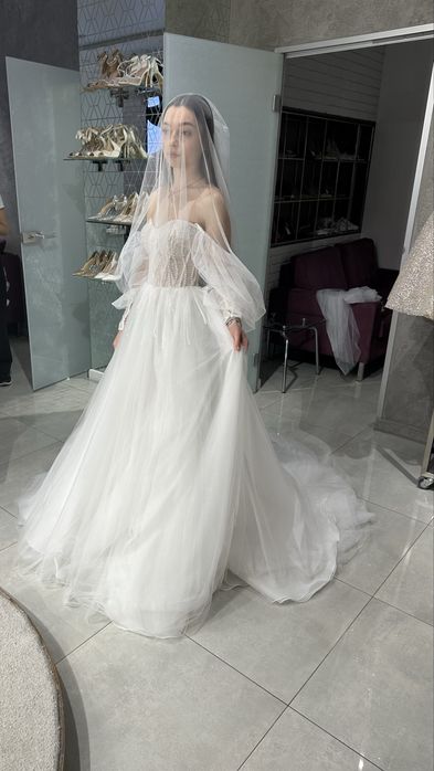 Сукня весільна ARIAMO (XS)