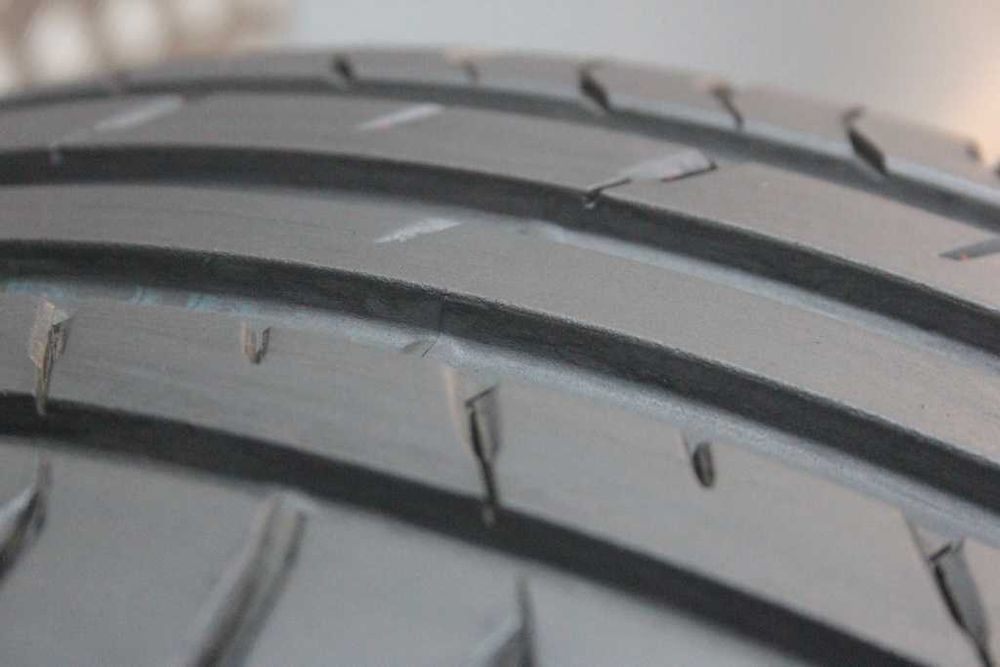 225/35/19 Toyo PROXES Sport 225/35 R19 88Y XL 2022r