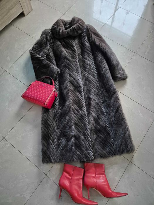 Piękne dlugie futro z norki