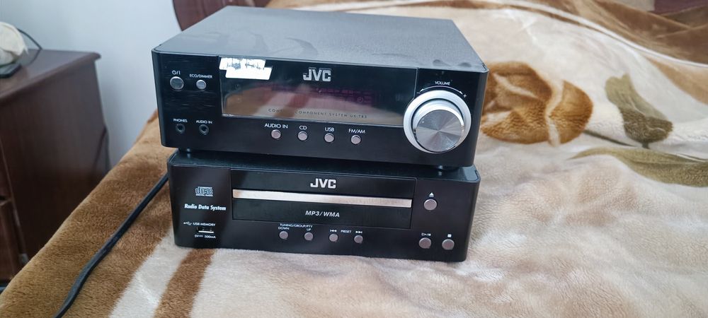 Продам музичний центр JVS UX-30
