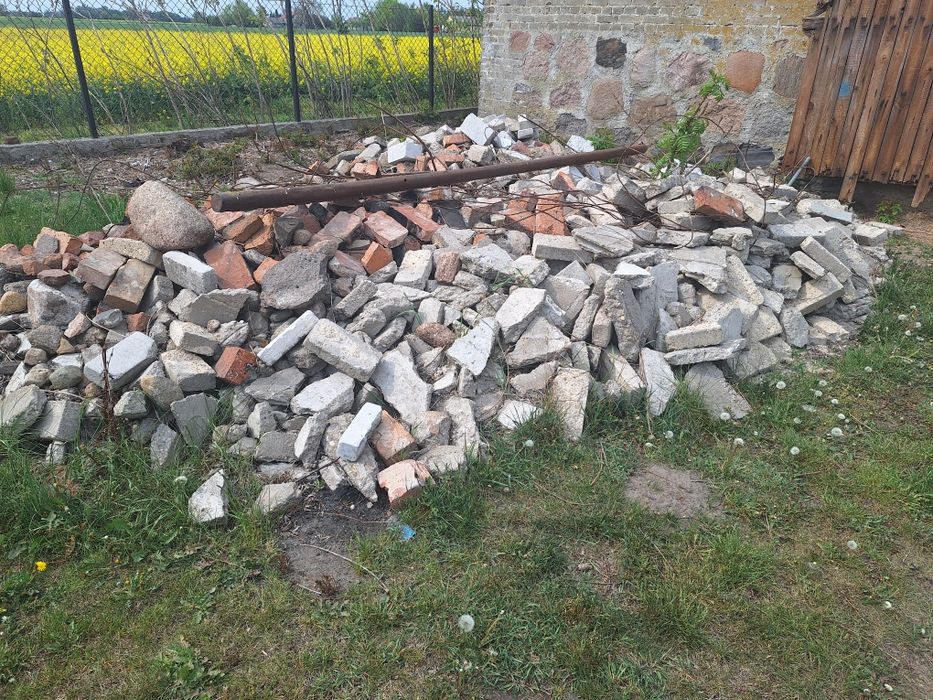 Cegła z rozbiórki tanio .