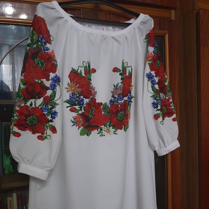 Вишита сорочка бісером
