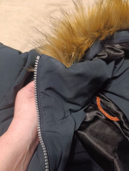 Жіноча зимова куртка