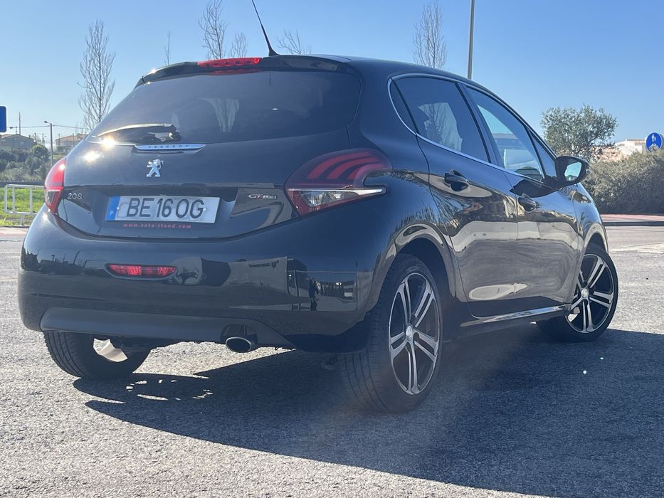 Peugeot 208 GT LINE versão 1.2 pure tech S