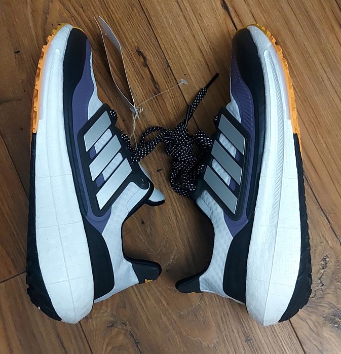 Buty Adidas model Ultraboost Light Cold.RDY rozmiar 40