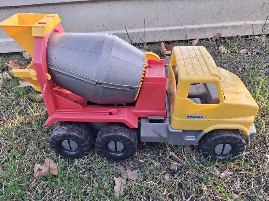 Duża betoniarka Wader do ogrodu plac zabaw