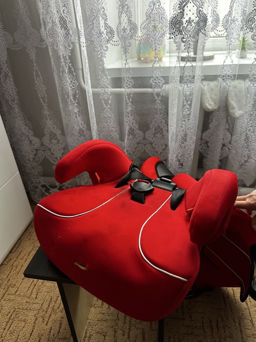 Дитяче автокрісло