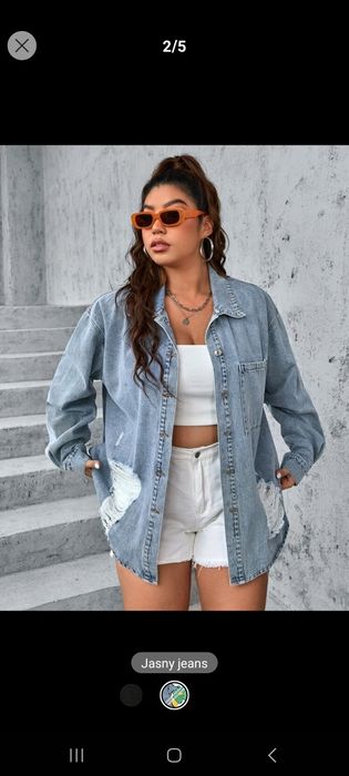 Kurtka jeansowa z motylem i przetarciami