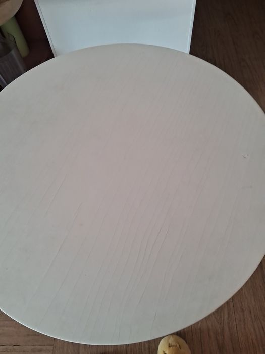 Стол белый круглый