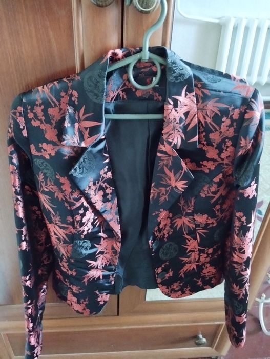 Піджаки жіночі в хорошому стані